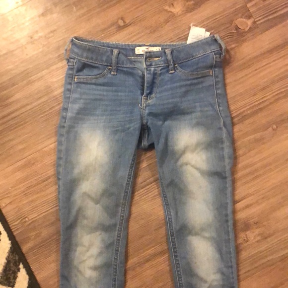 Hollister Jeans - Picture 1 of 3